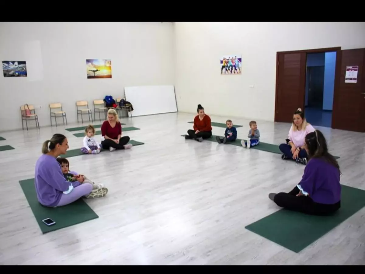 Karşıyakalı Miniklere Yoga Eğitimi