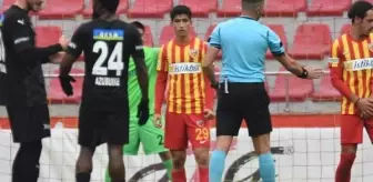 Hikmet Karaman: Kayserispor'un genç futbolcusu Mehmet Eray, hazırlık maçında göz doldurdu Hikmet Karaman: Kayserispor'un genç futbolcusu Mehmet Eray, hazırlık maçında göz doldurdu