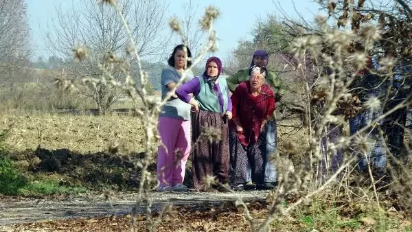 Korun üzerine park edip, alkol aldığı aracı yandı