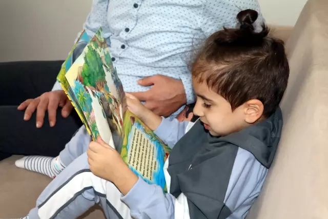 Minik Kemal'in 4 yaşında okuduğu kitap sayısı 50'yi geçti