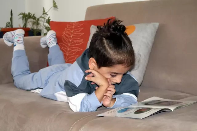 Minik Kemal'in 4 yaşında okuduğu kitap sayısı 50'yi geçti