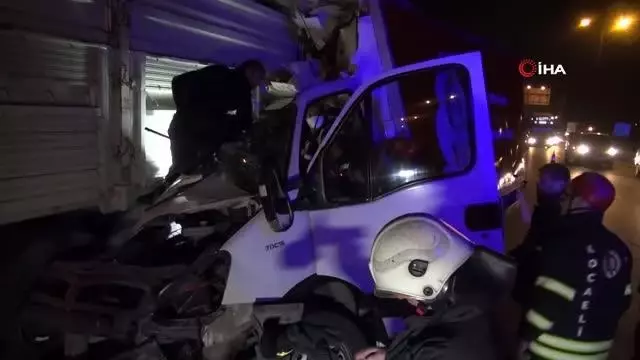 Son dakika haber! TEM'de kamyonet lastiği patlayan kamyona ok gibi saplandı: 1 ölü