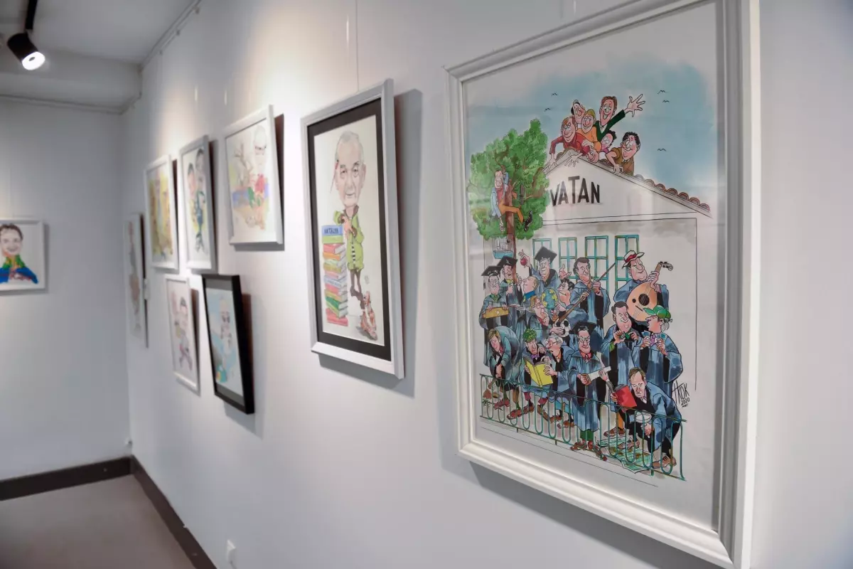 Antalya'da ünlü isimleri konu alan 'Yüzler ve İzler' sergisi düzenlendi