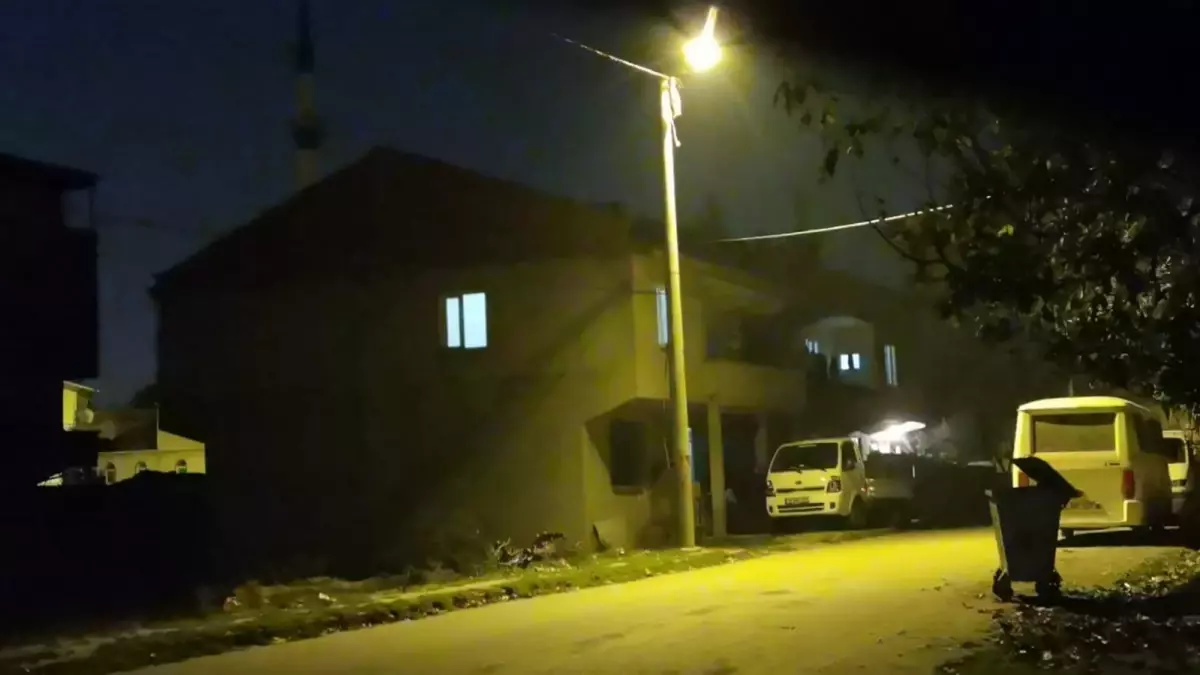 Baca temizlerken çatıdan düşen genç ağır yaralandı