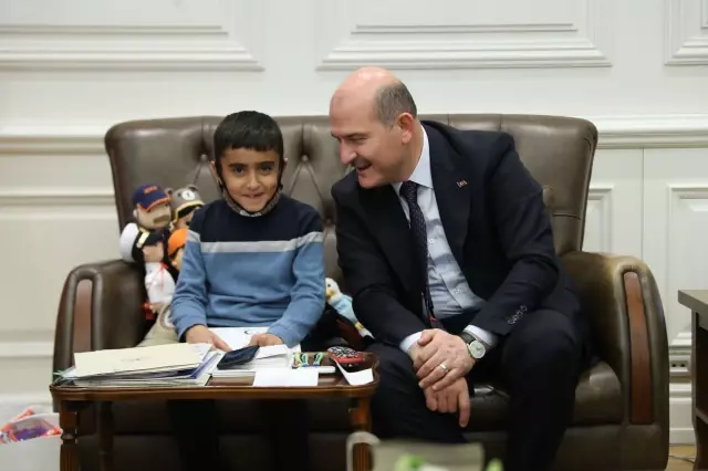 Son dakika haberi! Bakan Soylu, şehit Ahmet Budak'ın ailesini kabul etti