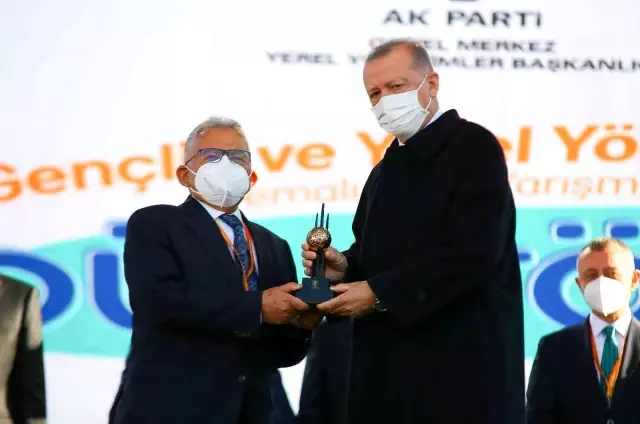 Cumhurbaşkanı Erdoğan: Başkanı bu şekilde küfrederse, onun milletvekili ondan farklı olur mu