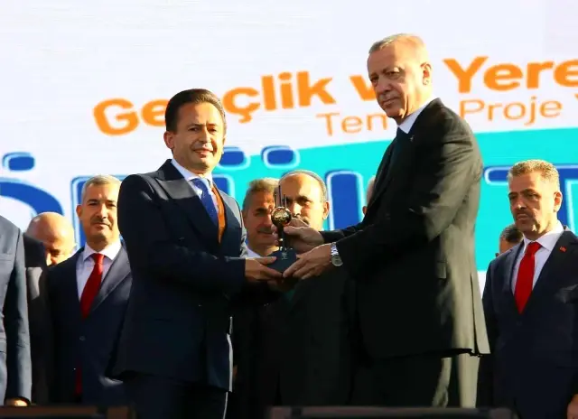 Cumhurbaşkanı Erdoğan: Başkanı bu şekilde küfrederse, onun milletvekili ondan farklı olur mu