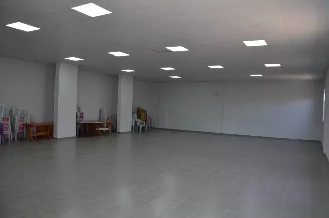 Demirci Belediyesi kırsal 16 mahalleye çok amaçlı salon yaptı