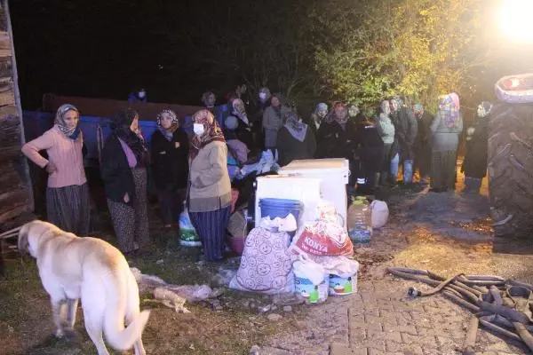 Mudurnu'da 2 katlı ahşap ev alev alev yandı