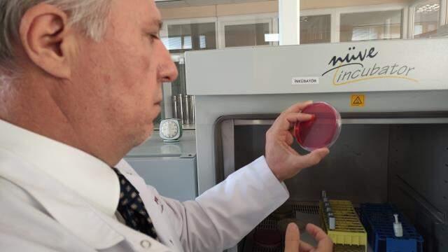 Profesör, 2 saatten fazla kullanılan maskeyi inceledi: Gördüğüm manzara korkunç Profesör, 2 saatten fazla kullanılan maskeyi inceledi: Gördüğüm manzara korkunç