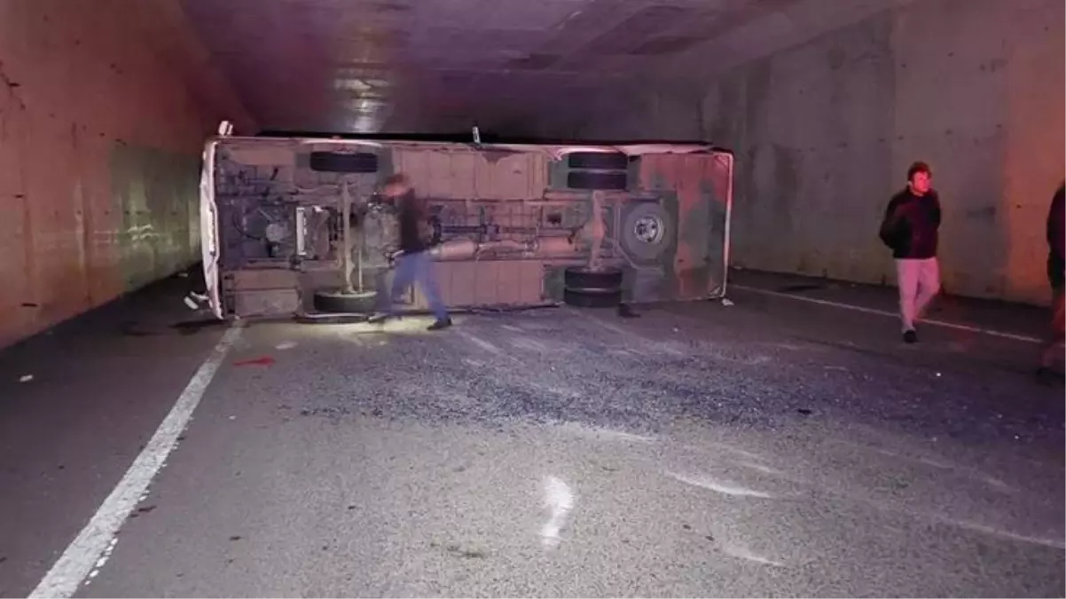 Tekirdağ'da otomobil ile askeri personel servisi çarpıştı: 14 asker yaralı