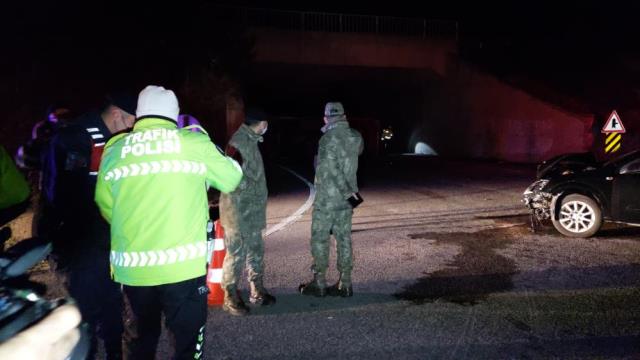 Tekirdağ'da otomobil ile askeri personel servisi çarpıştı: 14 asker yaralı