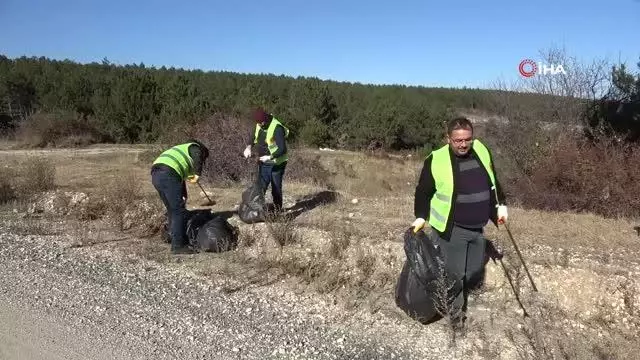 Türkiye'nin en temiz şehrinde üniversite öğrencileri gönüllü oldu, ormanlık alanda temizlik yaptı