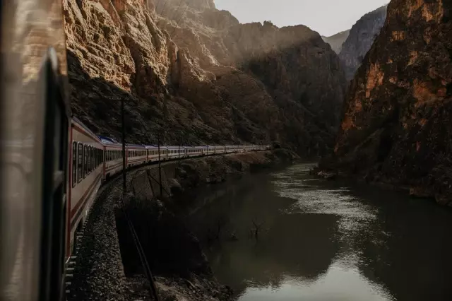 Bakan Karaismailoğlu: Turistik Doğu Ekspresi, 15 Aralık'ta yeniden yollarda