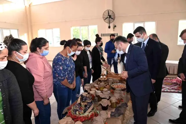 Vali Aksoy, Karacasulu muhtarlar ile görüştü