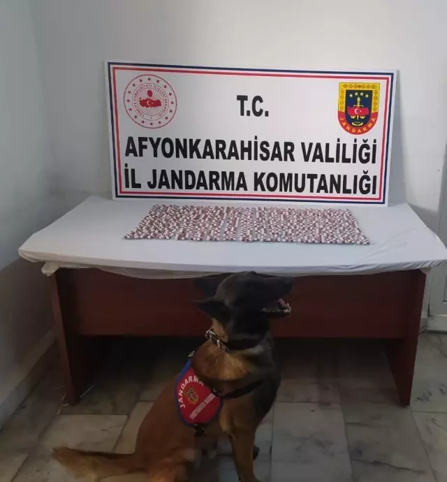 Afyonkarahisar'da uyuşturucu operasyonunda 3 zanlı tutuklandı
