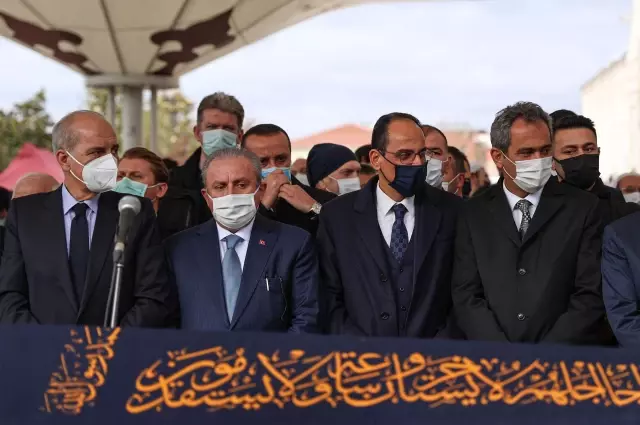 AK Parti Milletvekili Mustafa Demir'in babası Mehmet Hanefi Demir son yolculuğuna uğurlanıyor