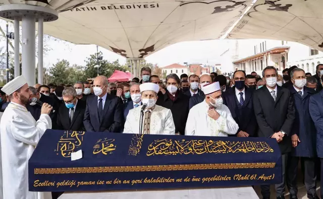 AK Parti Milletvekili Mustafa Demir'in babası Mehmet Hanefi Demir son yolculuğuna uğurlanıyor