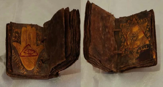 Altın varaklı, eski el yazması Tevrat ele geçirildi