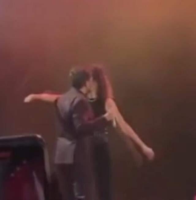 Beren Saat Kenan Doğulu konserindeki dansı hakkında konuştu: 10 yıl sonra ilk kez Beren Saat Kenan Doğulu konserindeki dansı hakkında konuştu: 10 yıl sonra ilk kez