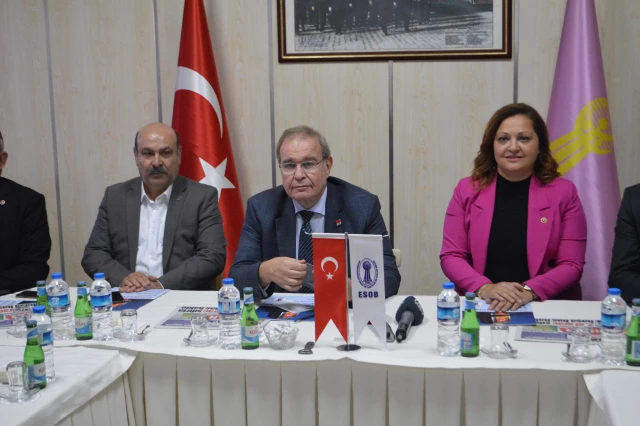 AFYONKARAHİSAR - CHP Genel Lider Yardımcısı ve Parti Sözcüsü Faik Öztrak, Afyonkarahisar'da konuştu