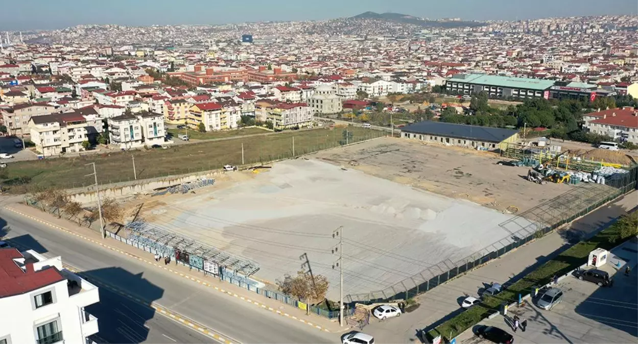 Darıca Nene Hatun Stadında batı tribününün montajına başlandı