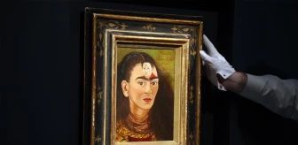 Frida Kahlo'nun otoportresi 34.9 milyon dolara satıldı
