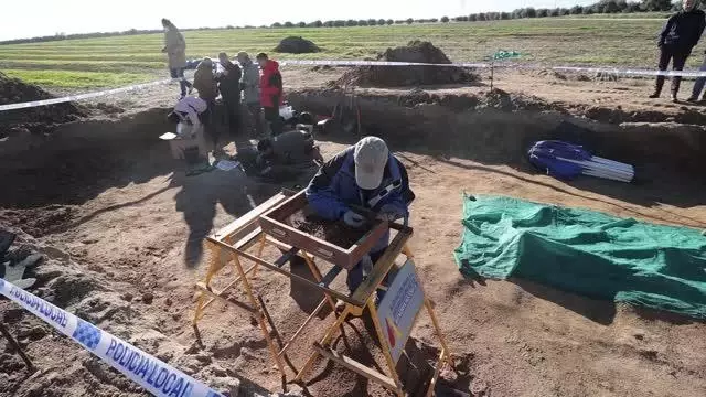 İspanya'da iç savaş döneminden kalma bir toplu mezar 85 yıl sonra açıldı