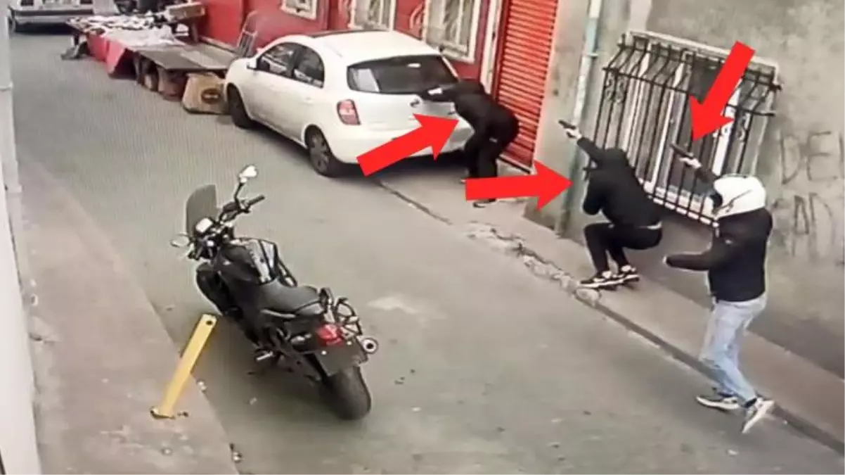 İstanbul'un göbeğinde silahlı çatışma! Siper alıp birbirlerine kurşun yağdırdılar