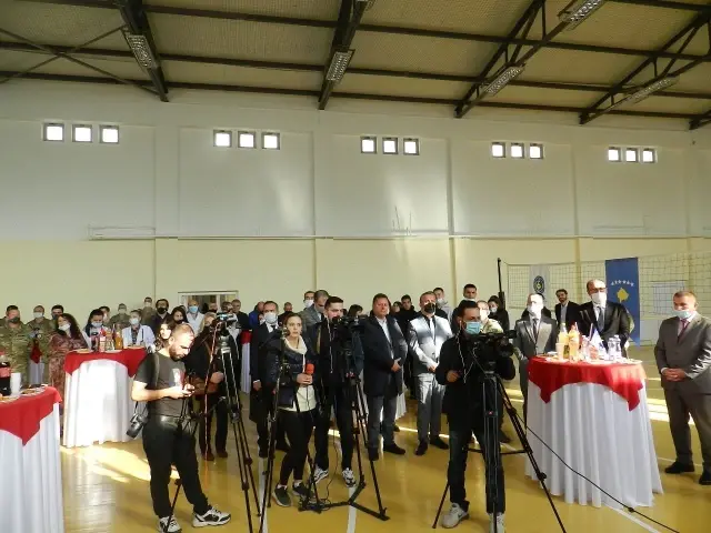 Kosova'da görev yapan Türk askerinden eğitime destek