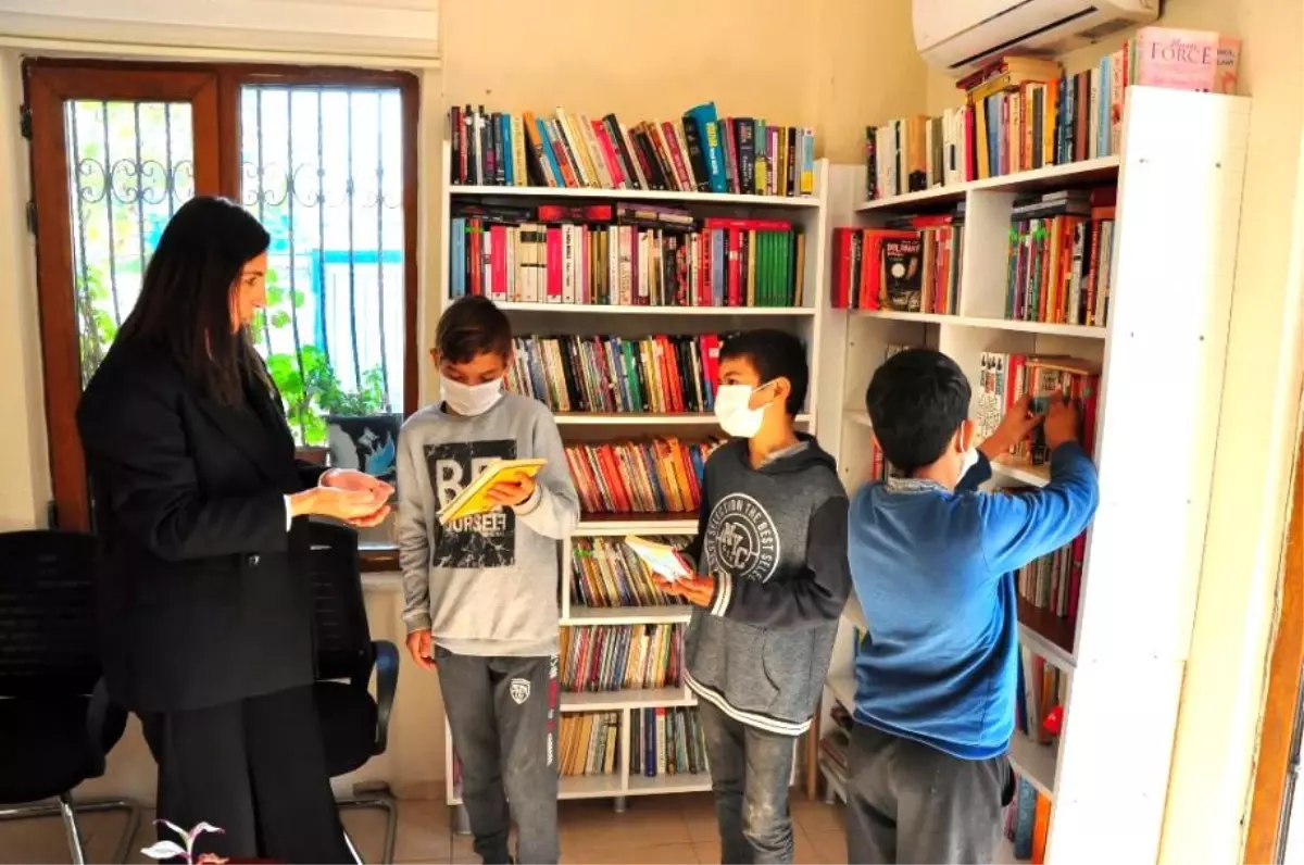 Manisa'da kadın muhtarlar, muhtarlık binalarını kütüphaneye çevirdi