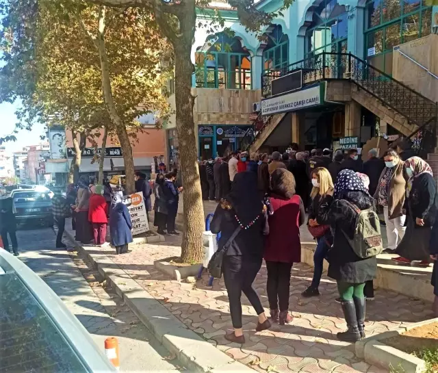 Emektar muhtar son yolculuğuna uğurlandı