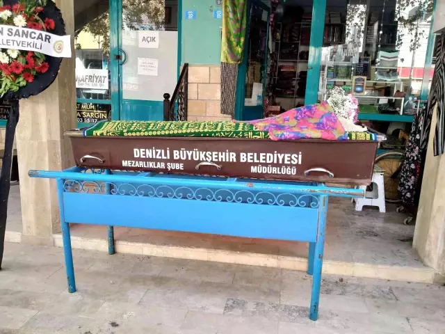 Emektar muhtar son yolculuğuna uğurlandı