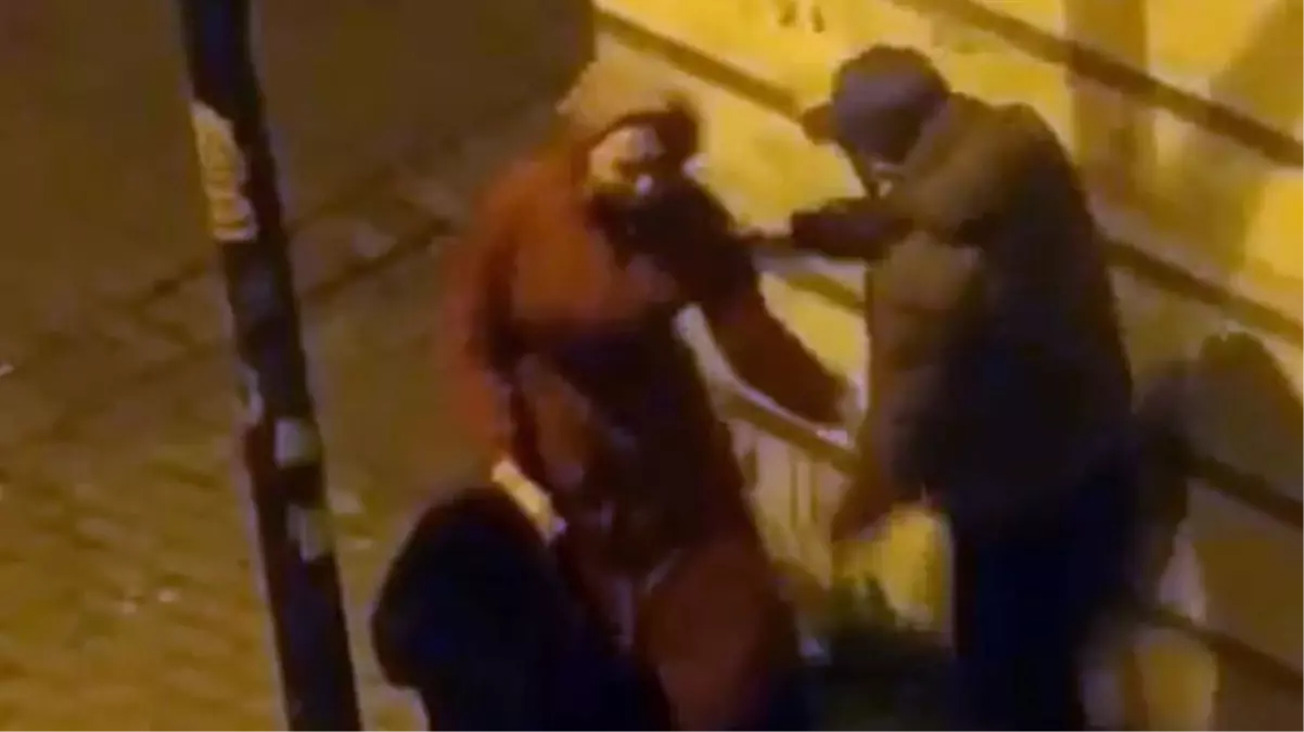 'Şeytan senin kolunun altına girmiş' diyen koca, eşini çocuğunun yanında darbetti