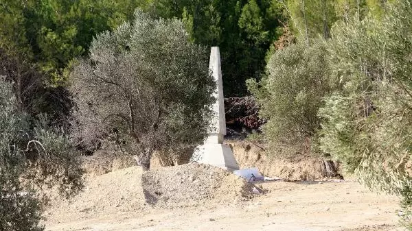 Son dakika haberleri... SÜNGÜYLE DÜŞMANA GEÇİT VERMEYEN ŞEHİTLERİN MEZARLARI İHYA EDİLİYOR