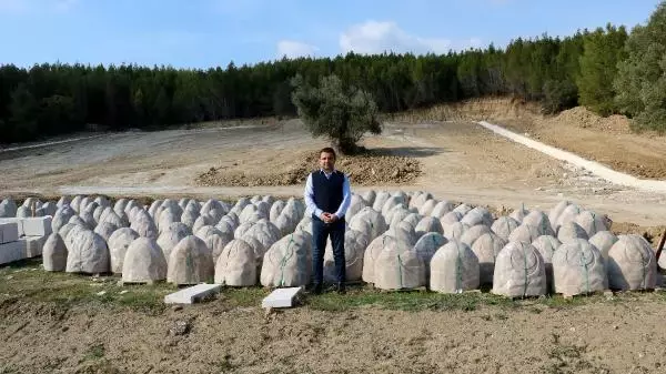 Son dakika haberleri... SÜNGÜYLE DÜŞMANA GEÇİT VERMEYEN ŞEHİTLERİN MEZARLARI İHYA EDİLİYOR