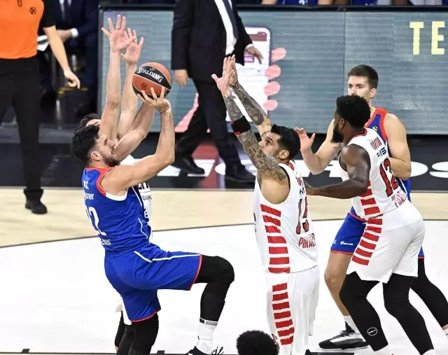 THY Euroleague: Anadolu Efes: 88 - Olympiacos: 69