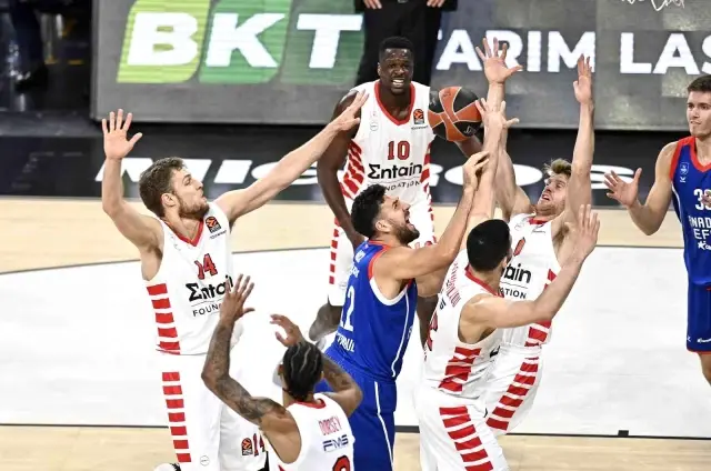 THY Euroleague: Anadolu Efes: 88 - Olympiacos: 69