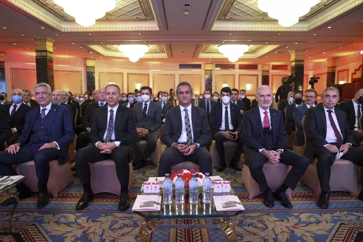Son dakika haberleri: Vali Ali Yerlikaya, 'İstanbul Eğitim Yatırımları Tanıtım Toplantısı'nda konuştu