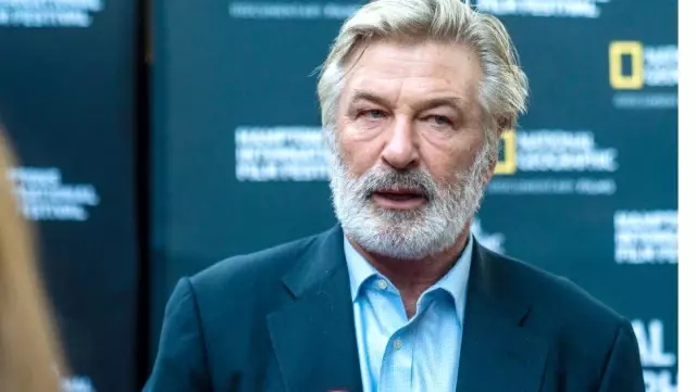 Alec Baldwin setindeki ölümlü kazaya dava: 'Senaryoya göre silahın ateşlenmesi gerekmiyordu'