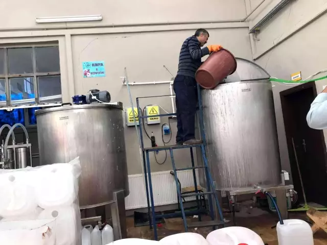 Elazığ'da fabrika gibi okul: Hijyen malzemesi üreterek 3 milyon lira ciro ulaşıldı