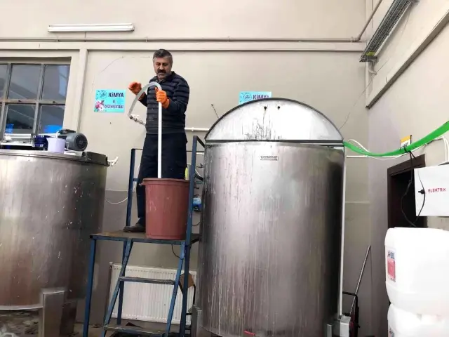 Elazığ'da fabrika gibi okul: Hijyen malzemesi üreterek 3 milyon lira ciro ulaşıldı