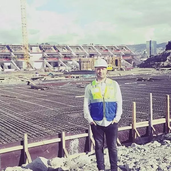 Göbekten Altay taraftarı
