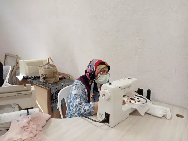 Gölcük'te el becerisi kursuna yoğun ilgi