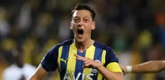 Mesut Özil derbi ateşini yaktı! Paylaşımına saniyeler içinde binlerce beğeni yağdı