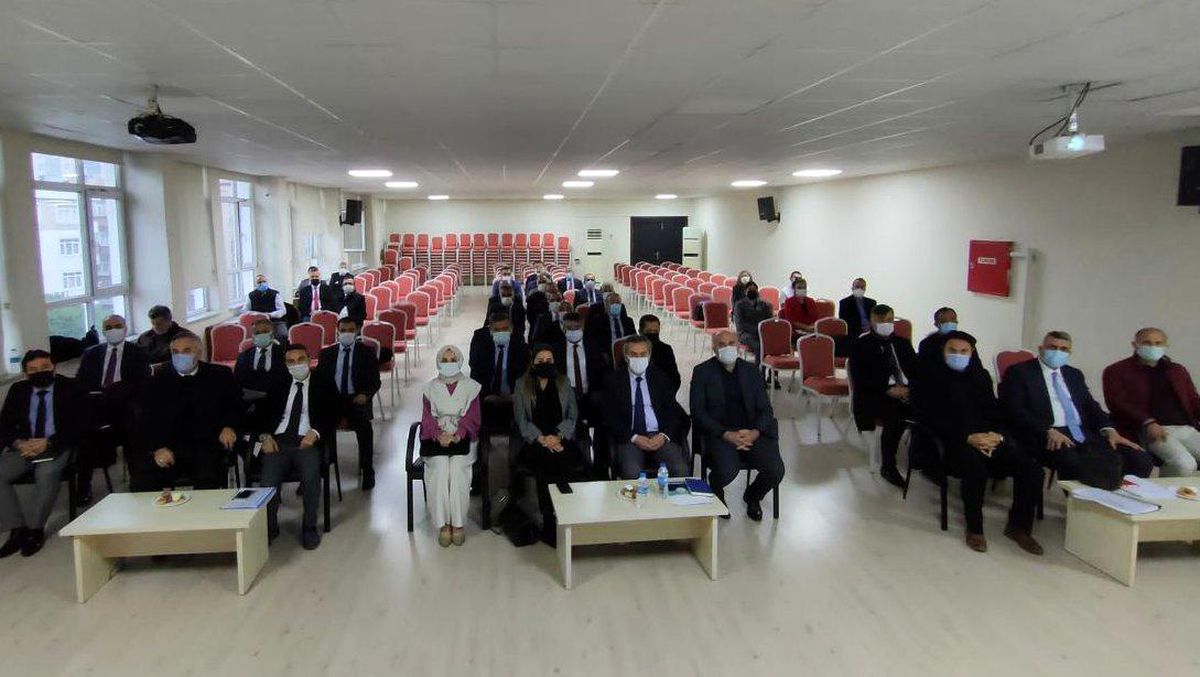 Temel Eğitimde 10 Bin Okul Projesi Bilgilendirme Toplantısı Yapıldı