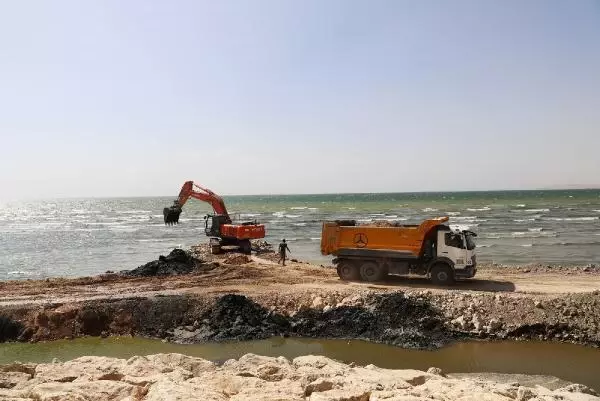 Son dakika haberi | VAN GÖLÜ KIYILARINDA 24 BİN METREKÜP DİP TEMİZLİĞİ YAPILDI
