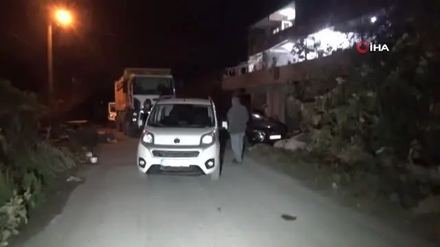 Vatandaşlar cüruf tesisine giden kamyonların önünü kestiler