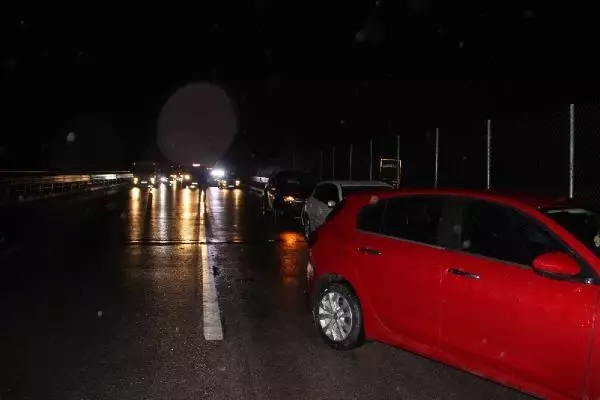 Son dakika: DÜZCE'DE ZİNCİRLEME KAZA 5 YARALI