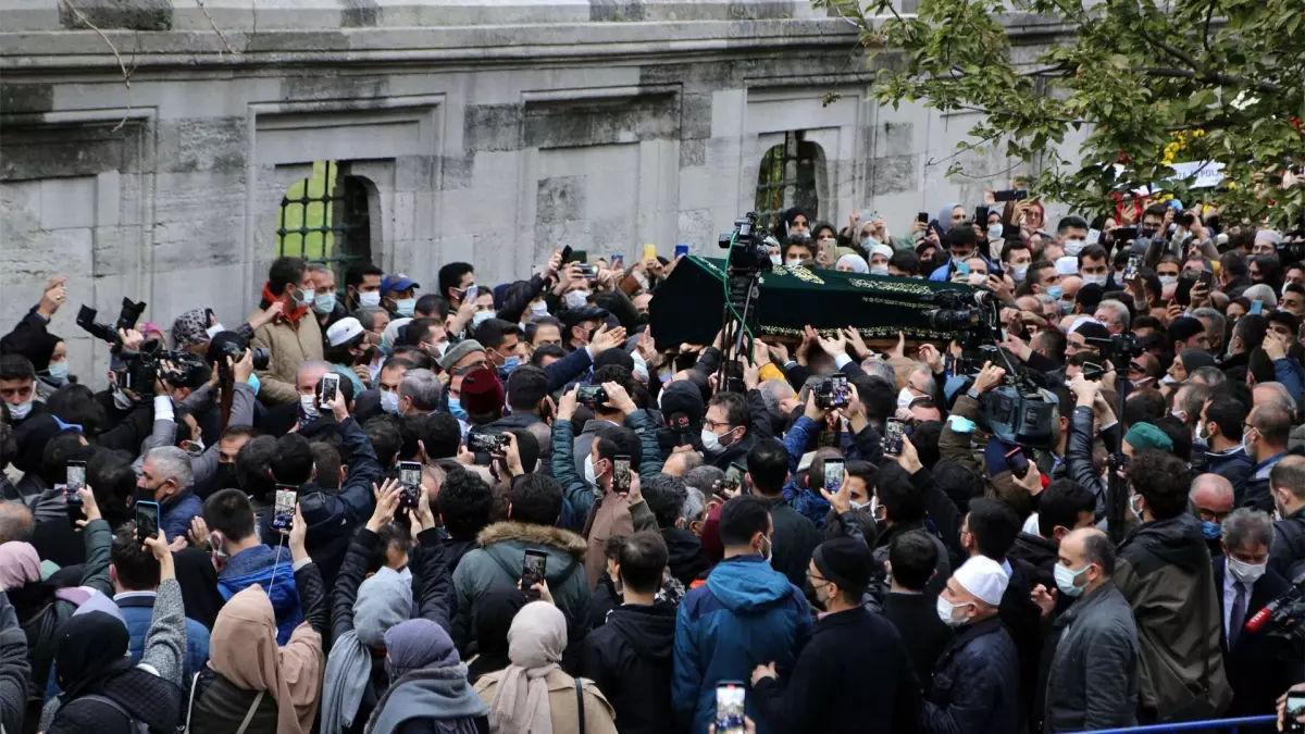 ŞEHİR EKRANI TV'DE SEZAİ KARAKOÇ ÖZEL YAYINI